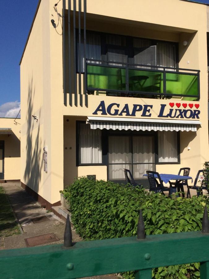 Agape Luxor Apartman Apartament Hajdúszoboszló Zewnętrze zdjęcie